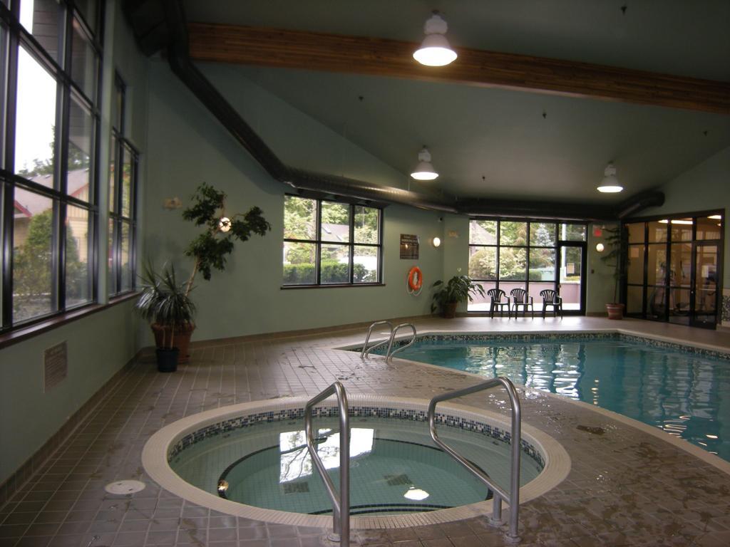 Oceanside Village Resort Parksville Exteriér fotografie