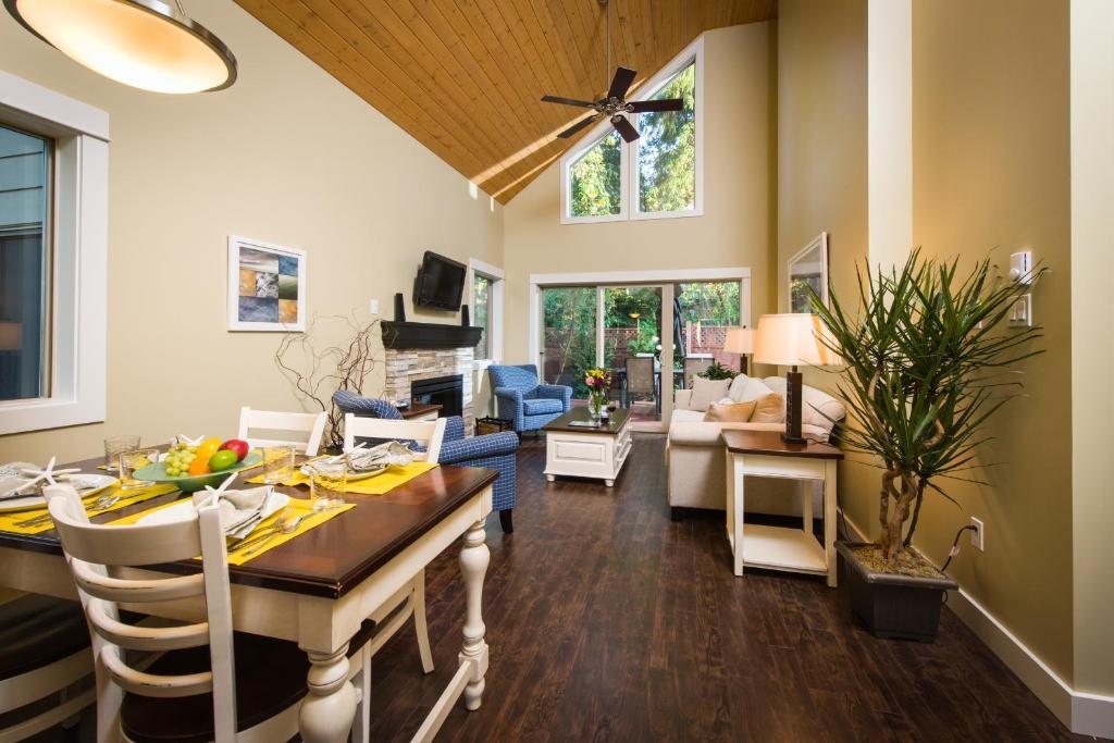 Oceanside Village Resort Parksville Exteriér fotografie